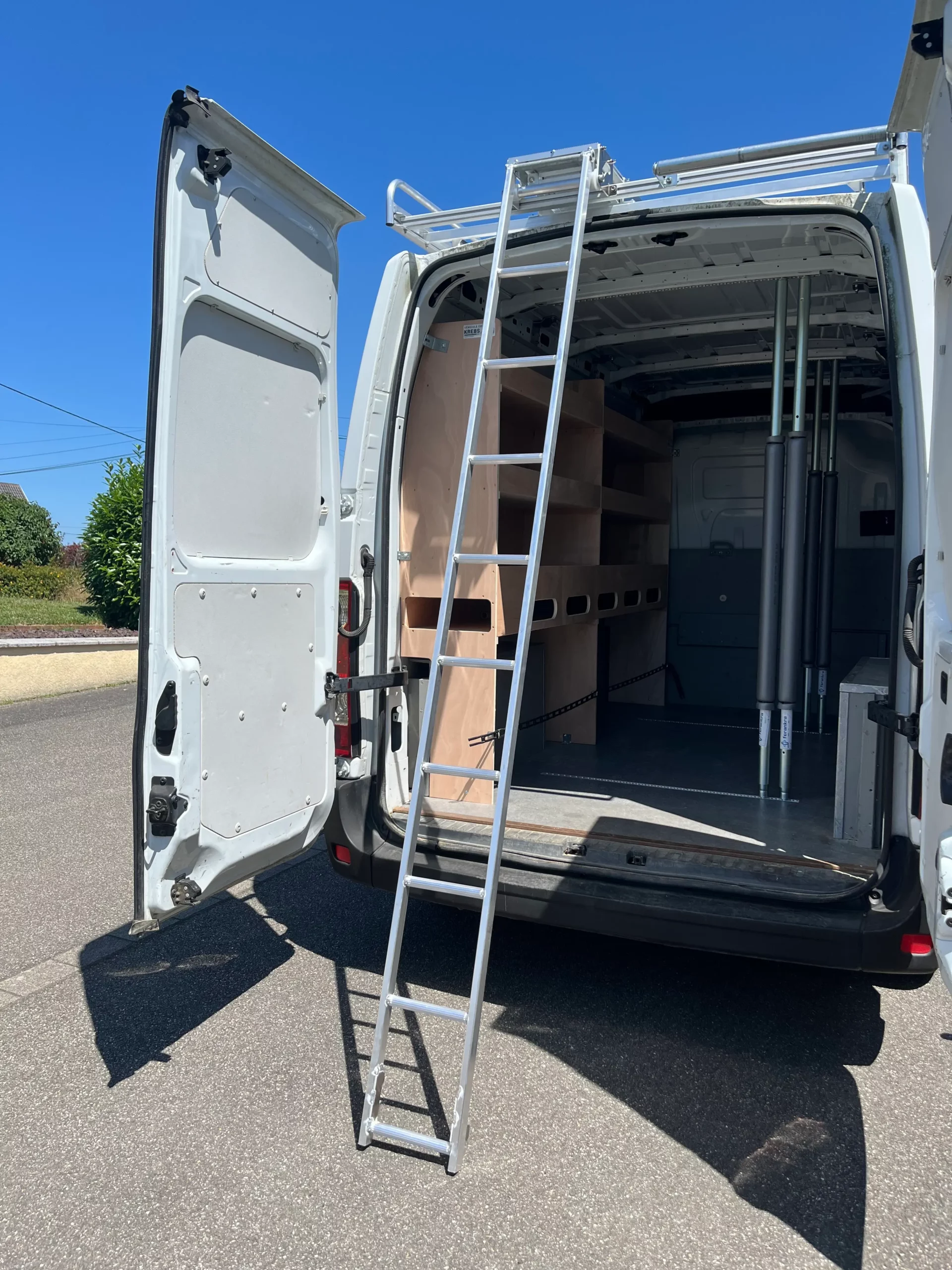 Galerie avec échelle coulissante