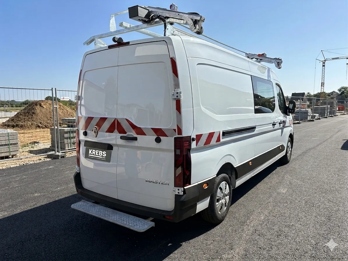 Renault Master aménagé par KREBS avec porte-échelle